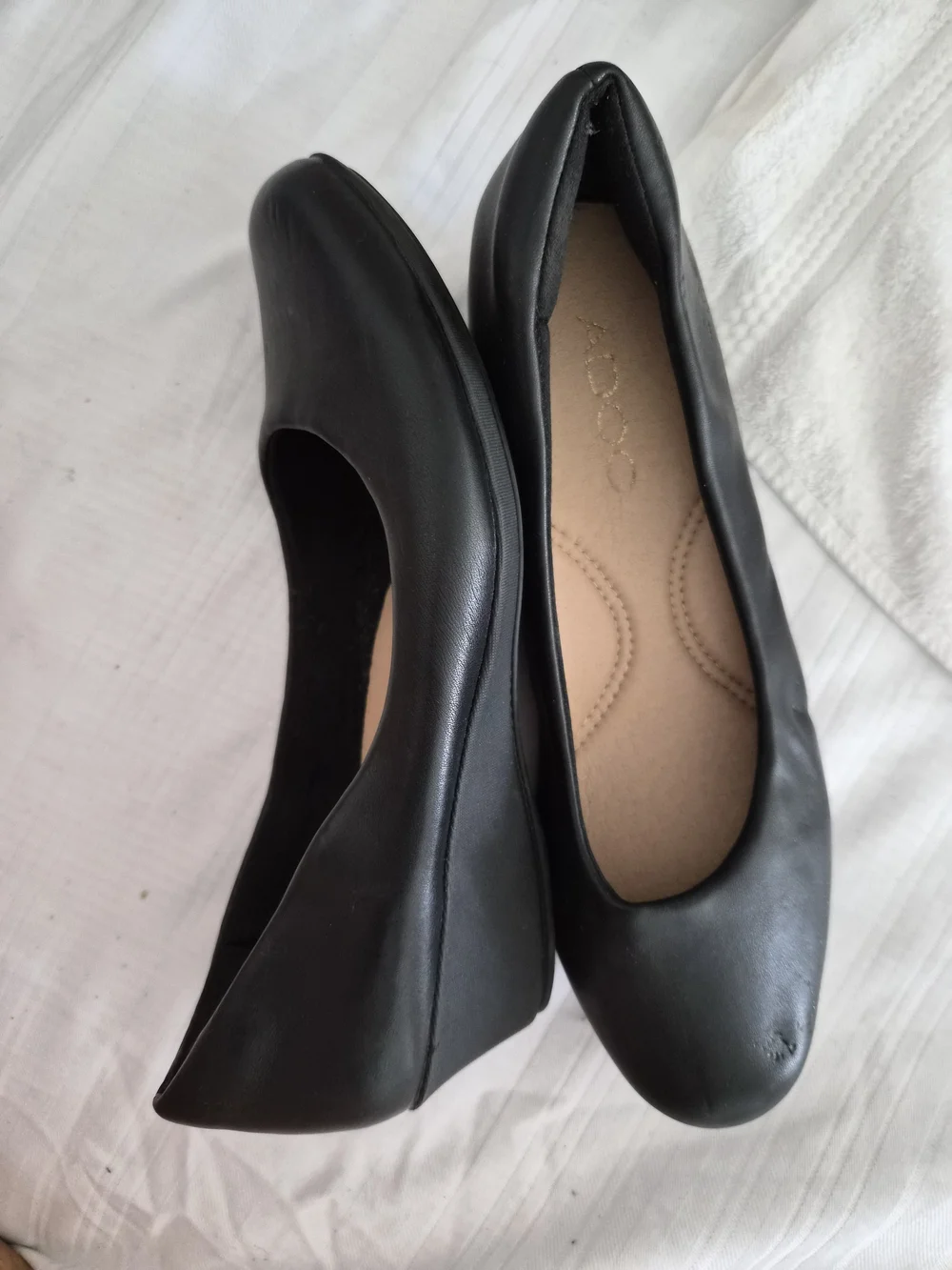 Aldo Black Leather Rounded-Toe Ballet Flats